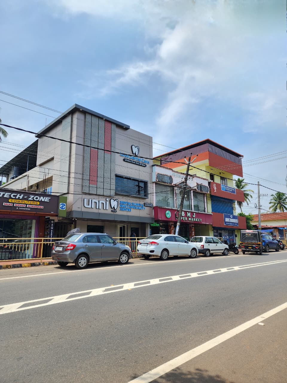 Unni Dental Clinic building